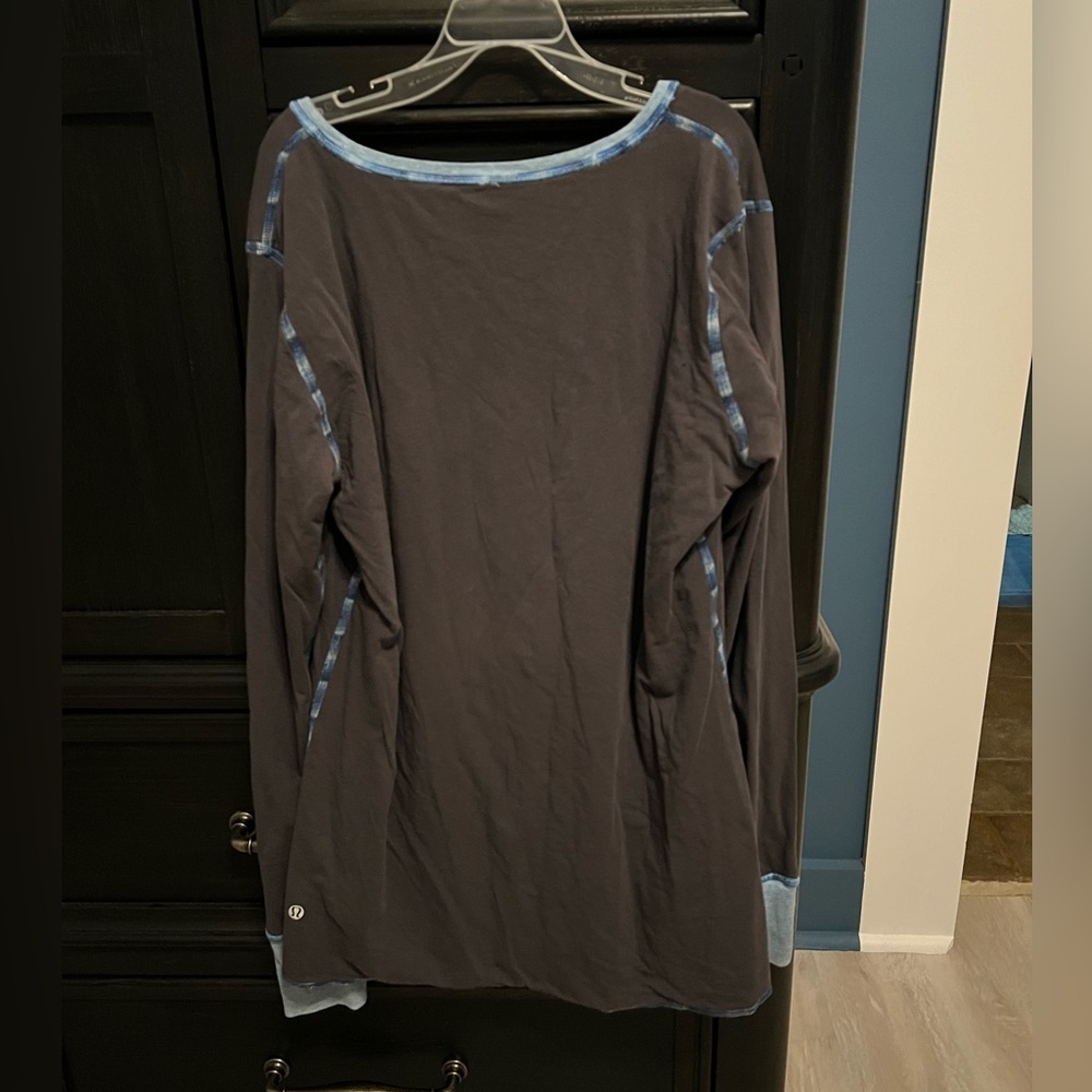 Women’s Lululemon Athletica Shirt